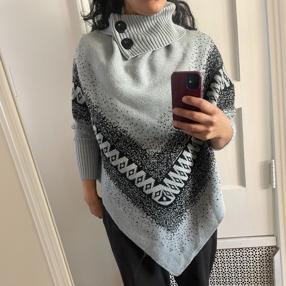 NEW Ecuadorian Gray Knit Poncho with Sleeves